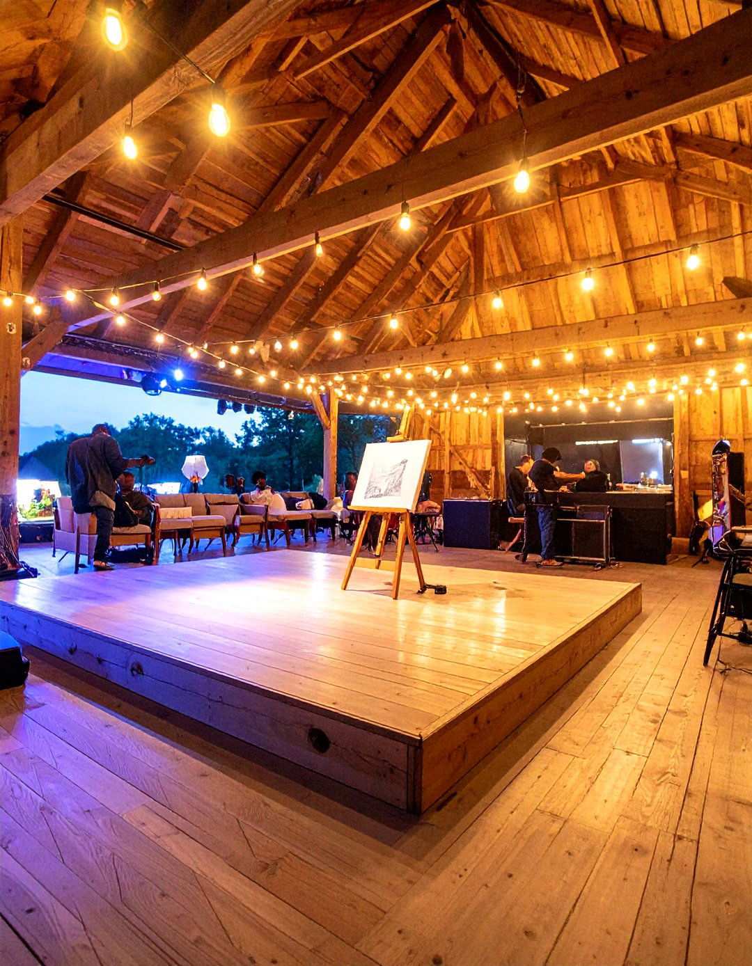 Barn Wedding Entertainment and Dance Floor Design - 20 Barn Wedding Ideas